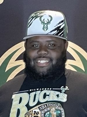 Antoine, 34