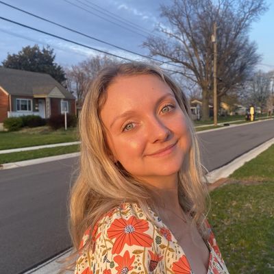 Ashley, 27