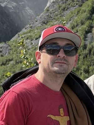 Dustin, 41