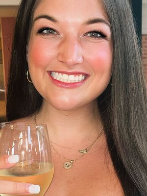 Elizabeth, 24