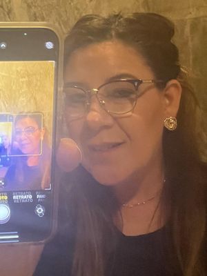 Gabriela, 52