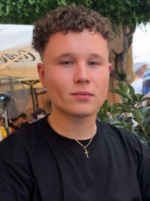Thomas, 25