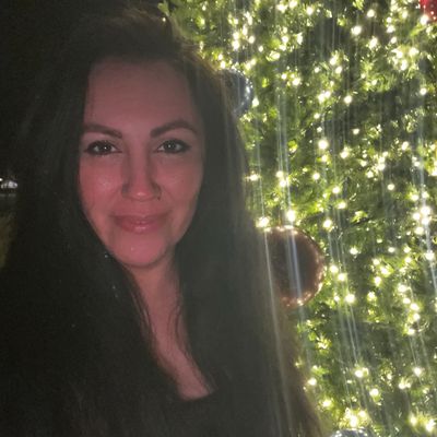 Nic, 44