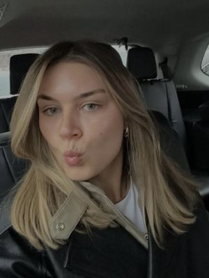 Emily, 27