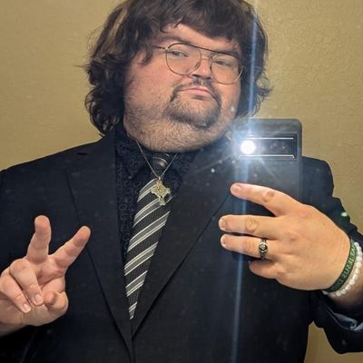 James, 28