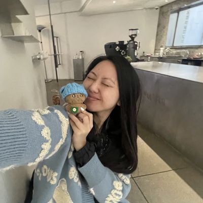 Nina, 32