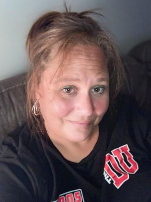 Tonia, 54