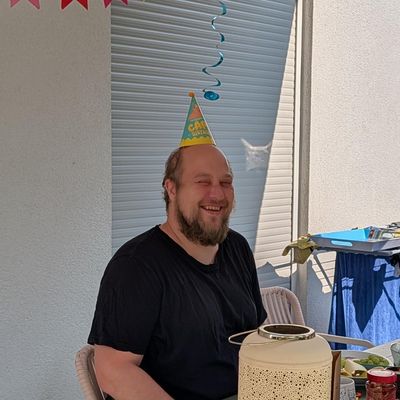 Stefan, 37