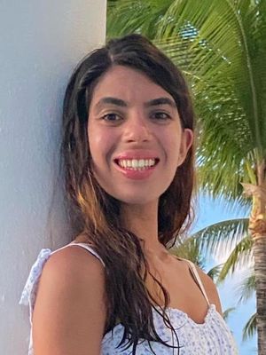 Nina, 29