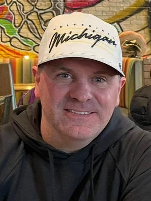 Justin, 44