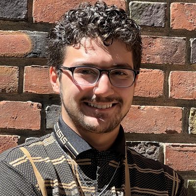 Jorge, 23