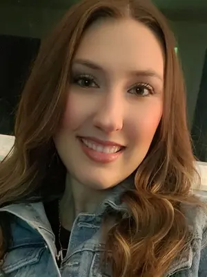 Makenzie, 30