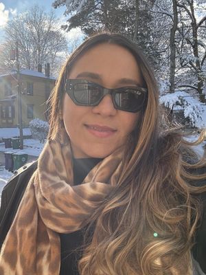Lidia, 30