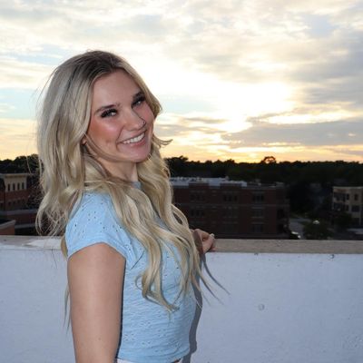 Lily, 20