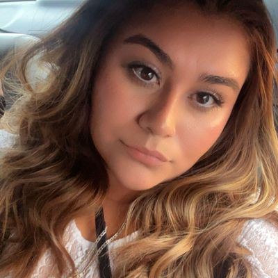 Vanesa, 28