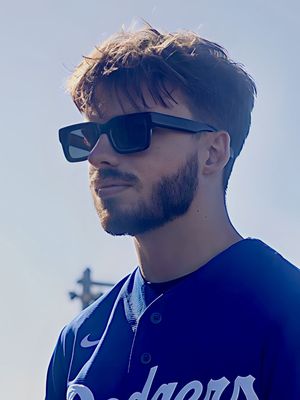 Eoin, 27