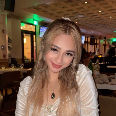 Yasmini, 28