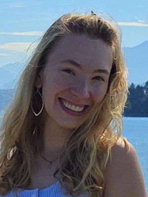 Brenna, 25
