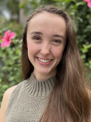 Nicole, 21