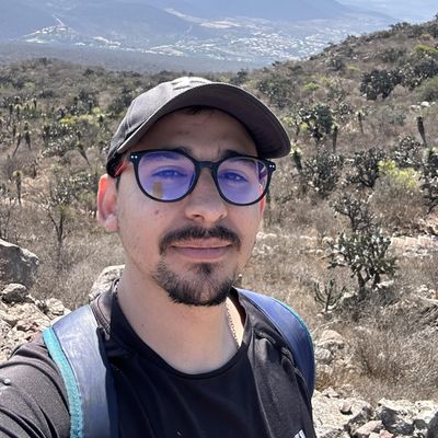 Manuel, 27
