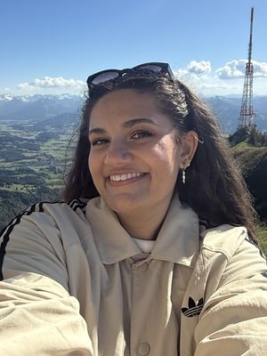 Emina, 23