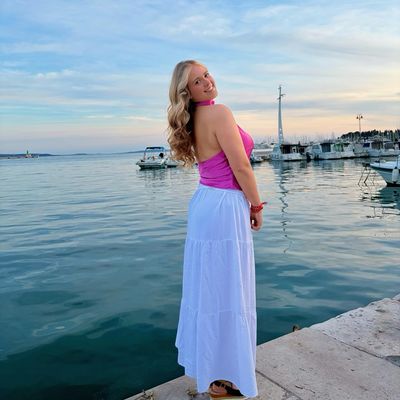 Natalie, 21
