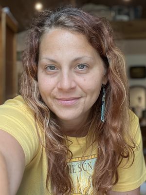 Lauren, 37