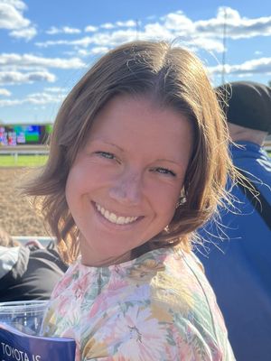 Claire, 24