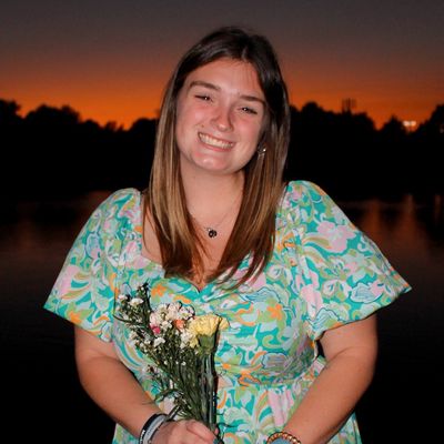 Meghan, 22