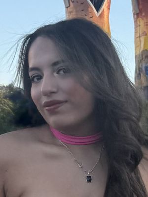 Mariana, 24