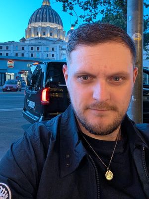 Dan, 36