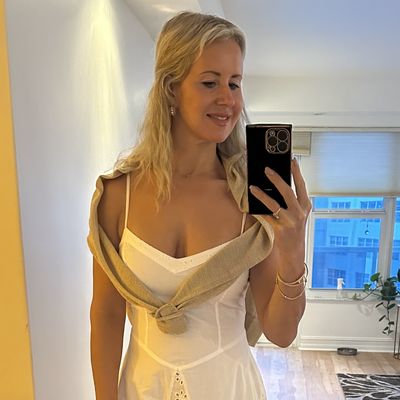 Danielle, 39