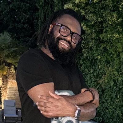 Johnmay, 43