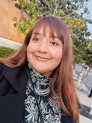 Lucia, 28
