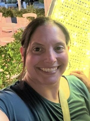 Suzy, 42