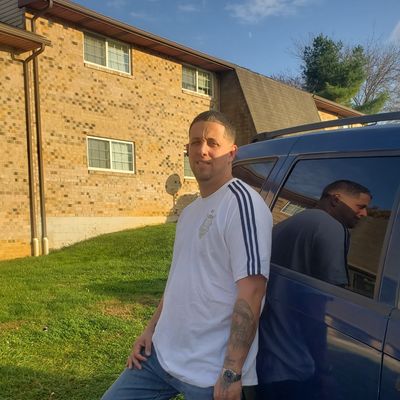 Jonathan, 43