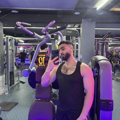 Oussama, 25