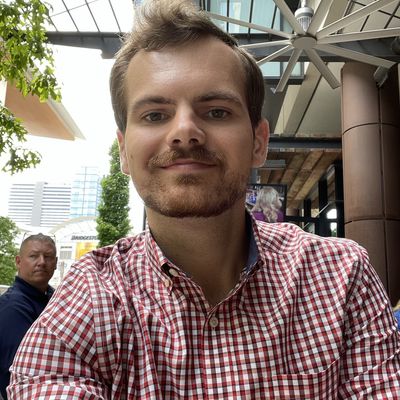 Lee, 29
