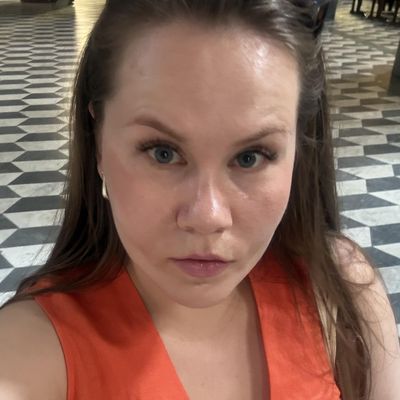 Karolina, 33