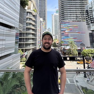 Bruno, 30
