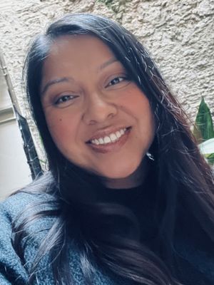 Elizabeth, 37