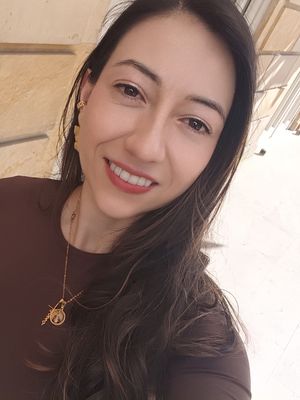 Vivi, 32