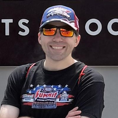 Scott, 32