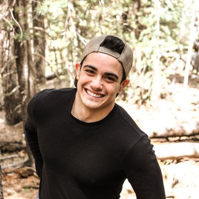 Alec, 26