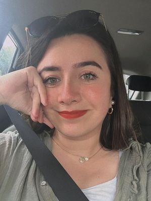 Amira, 31