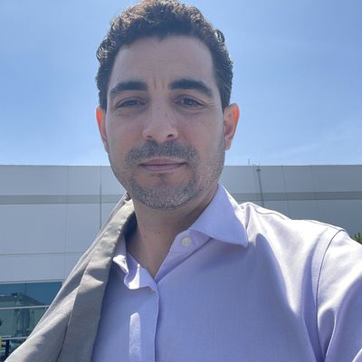 Leo, 42