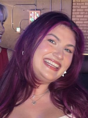 Olivia, 28