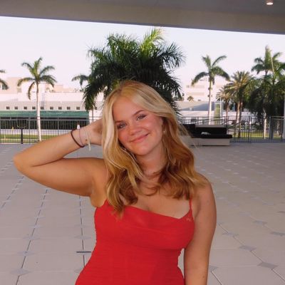 Ella, 21