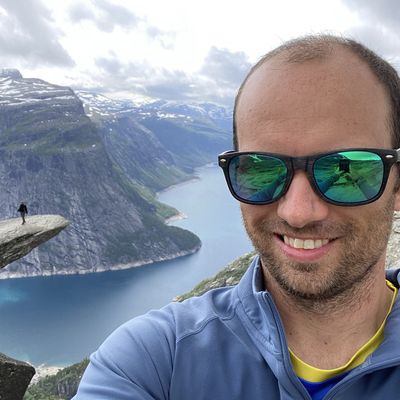 Kevin, 42