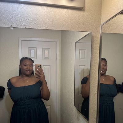 Alivia, 27